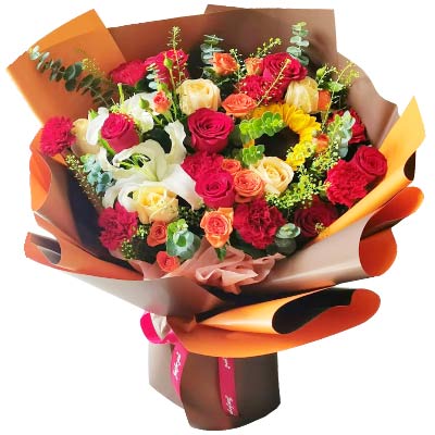 18朵玫瑰康乃馨百合,充满浪漫幸福