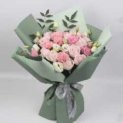 11朵粉色佳人玫瑰康乃馨，最美妙的每一天