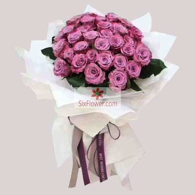 33朵紫玫瑰，浪漫的吻