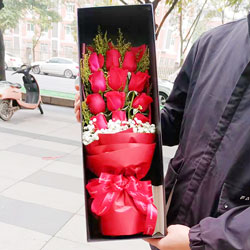 11朵红玫瑰礼盒，爱的硕果