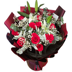 11朵红玫瑰2支白色多头百合，对你爱的誓言