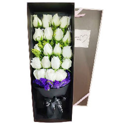 19朵白玫瑰礼盒，温暖的怀抱