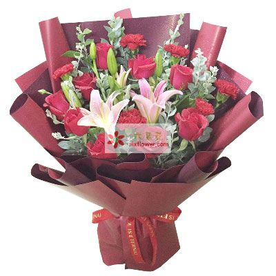 11朵红玫瑰康乃馨百合，愿你笑脸如鲜花