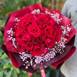30朵红玫瑰，爱你的心一生不变