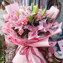 12朵戴安娜粉玫瑰康乃馨百合，完美幸福与您相伴