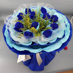 12朵蓝色玫瑰单只包装，七色彩虹