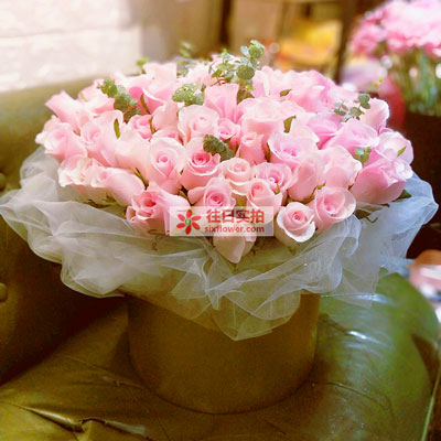 99朵粉色佳人玫瑰桶装，多么深爱着你