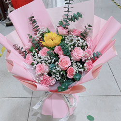 11朵康乃馨粉玫瑰，愿你幸福永远