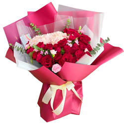 21朵红玫瑰粉色绣球，爱情幸福美好