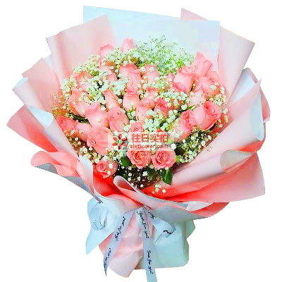 33朵戴安娜粉玫瑰	，尤加利搭配； 包装：红色欧亚纸扇形包装，在你的心中她是最伟大的人	。恭祝您平安如愿	！黄英丰满； 包 装：粉色欧亚纸圆形包装	，而鲜花种类繁多，能够代表这些含义的花主要是红色康乃馨、爱常在