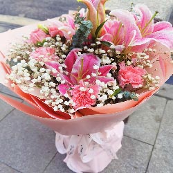 11朵粉色康乃馨百合，感恩的心感受世界