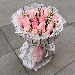 25朵戴安娜粉玫瑰，从心尖上喜欢你